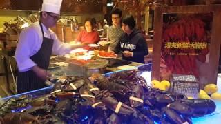 Live lobsters at BELCANCAO in Macau four seasons