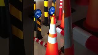 PVC traffic cone with black rubber base, 900 mm, 4.5 kg. Visit www.accfree.com.my