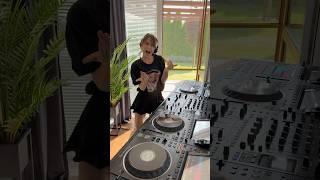 LEAVE  IN THE COMMENTS IF YOU REALLY LIKE MY NEW MIX FOR THE WEEKEND ️‍ #dj #djmix