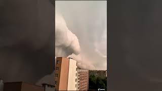 Omg the clouds cover the building #shorts #lightning #rainsounds #lightningeffect