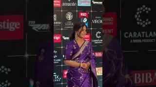Hina Khan nailed her look in a beautiful saree at Bollywood Hungama Style icons awards #shorts