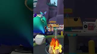 You can't convince me that making a hotdog spin in my had is a bug. That's a feature. #shorts