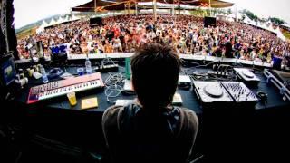 Earthling vs Poli - Studio Tan