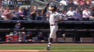 TB@NYY: Young ties the game with a solo home run