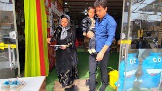 "City Tour with Razia and Mohammad: Shopping for Gifts and Home Goods"