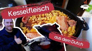 Kesselfleisch aus dem Grillschweine Dutch Oven mit Sauerkraut