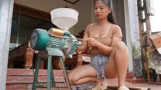 Female mechanic: Restoration maintenance of electrical corn crushing machine