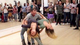 Korke and two girls Judith & Gatica [Al Diablo - Joel Santos] social dance improvisation (Dance It)