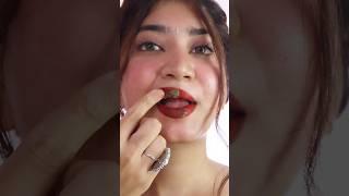 Mixing Green Eyeshadow with Red Lipstick