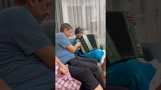 Russian girl learning to play accordion #mylifeinrussia