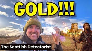 SENSATIONAL MEDIEVAL TREASURE & GOLD found metal detecting the WILLIAM WALLACE FORT in Scotland