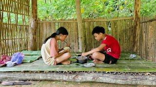 100 Days: Homeless boy and poor girl pick fruit to sell to make a living in poverty - Homeless Boy