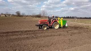 Японський минитрактор Yanmar f 195 с  Польской сажалкой BOMET