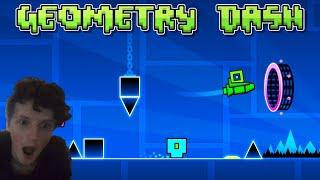 PLAYING GEOMETRY DASH FOR THE FIRST TIME EVER!