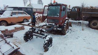 Заводим советский трактор Т-16 в мороз!!! Едем чистить снег на шассике!