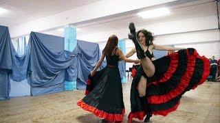 Sexy Cancan Dance