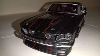 Maisto PRO RODZ , 1/24 scale , 1967 Ford Mustang .