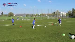 Techniktraining Fußball - Gassenspiel mit Trick