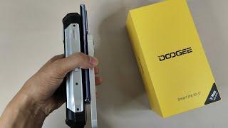 DOOGEE VMax Quick Unboxing Video, This  22000mah big battery Rugged Phone is Unprecedented