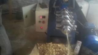 Экструдер и маслопресс Extruder and oil press. Production of soybean oil