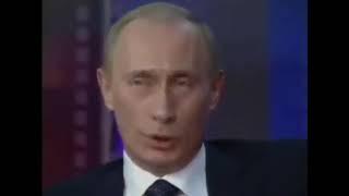 Владимир Путин целует мальчика в живот в 2006 году