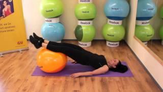 Abnehmen-Workout mit Silke Kayadelen (Übung Nr. 4)