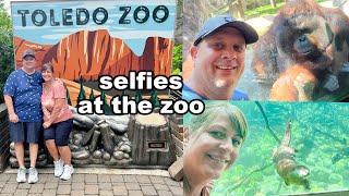 WHO GOT THE BEST SELFIES AT THE ZOO?