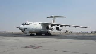 Ilyushin Il-76 taxi onto bay