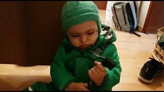 Simon shows how bicycle pump works with mouth#simon#cute baby