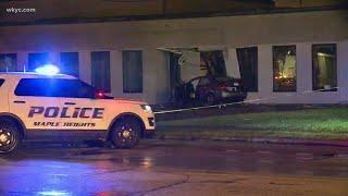 Car crashes into building in Bedford Heights