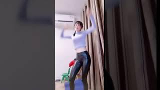 巧小君 - black leggings