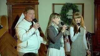 The Brett Family - White Christmas