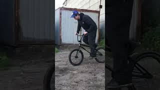 Развалил кабину на BMX                    #bmx #sports #tiktok #бмх #скейтпарк #skateboarding