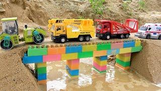 Cranes and road construction vehicles | Find construction vehicles in the sand | BIBO STUDIO