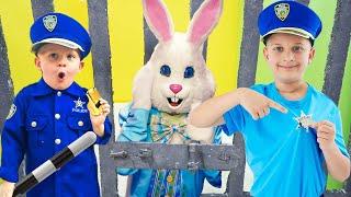 Roma and Oliver's Mysterious Police Adventure with the Easter Bunny!