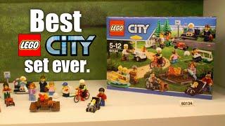 The LEGO City Fun at the Park 2016 set is the best LEGO City set EVER.