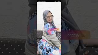 Live Jilbab goyang hot bikin sange