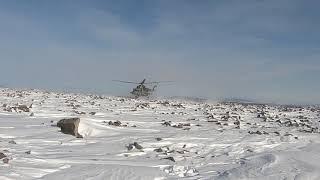 Эвакуация условно раненых в горах Алтая во время учения с экипажами вертолетов Ми-8