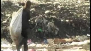 Georgian and Winnie Banov minister to the people at the Managua Nicaragua garbage dump
