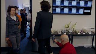 Security guard scans Hans Niemann's ass at the US Chess Championship checkpoint.