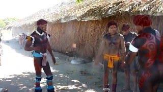 Brazil..Xingu..Indios  Kamayura..painting  ..