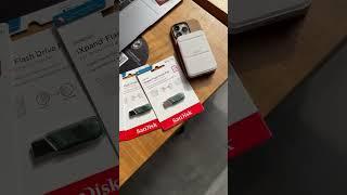 SanDisk Флеш накопитель для iPhone iXpand Flash Drive Flip 64 / 128 / 256gb 2 разъема USB3.