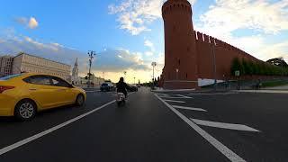 Honda Giorno, на скутерах по центру Москвы, день ВДВ.