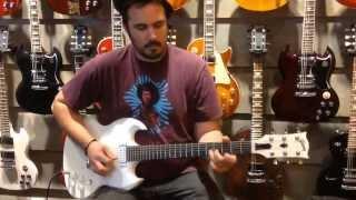 VIDEO-Edwin Denninger-Demoing a Gibson SG Baritone