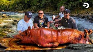 COCINANDO EL MEJOR CERDO DEL MUNDO EN UN RIO EL DOTOL NASTRA