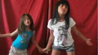 inessa y escarleth bailando