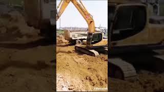 Watch the creativity of the excavator driver #shorts #shortvideo #short #shortsfeed #vlog#viralvideo