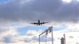 PH-BHL | 787-9 | KLM | Landing with a crosswind on runway 06 |