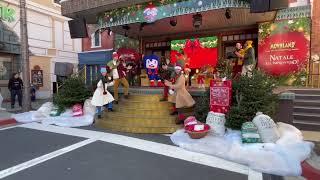 ALL I WANT FOR CHRISTMAS IS YOU - Main Street - Movieland Park