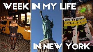 week in my life in NY  being a tourist, wicked on broadway, statue of liberty